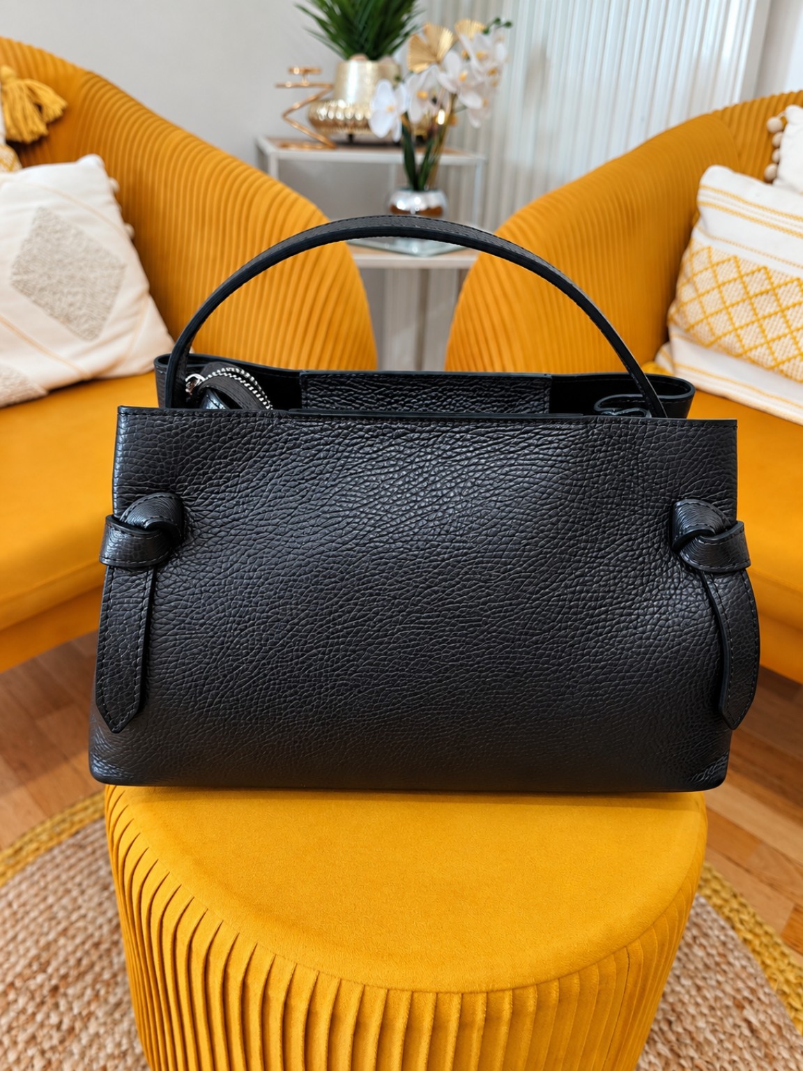 Sac à main en cuir grainé noir