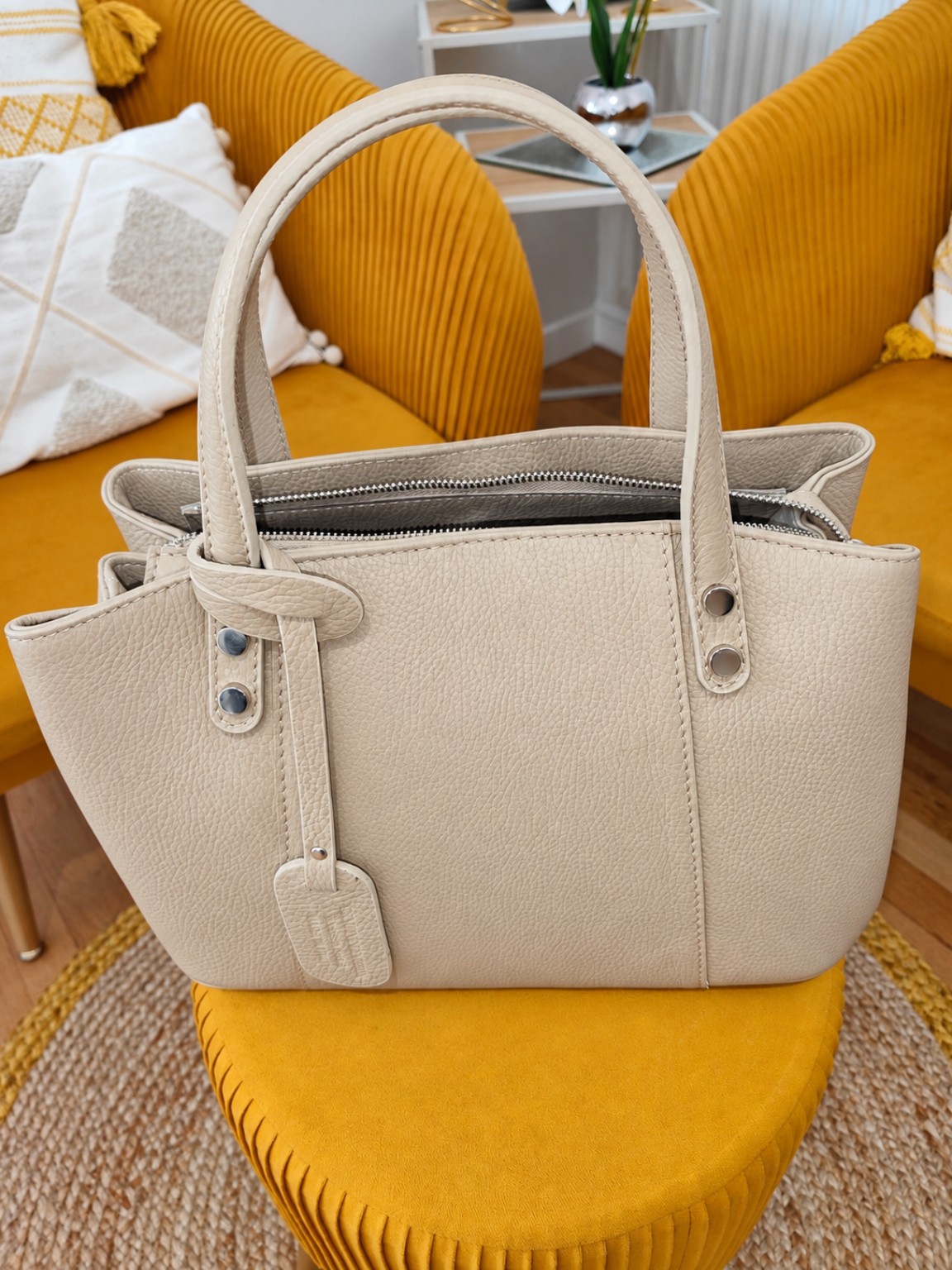 Sac à main en cuir grainé beige