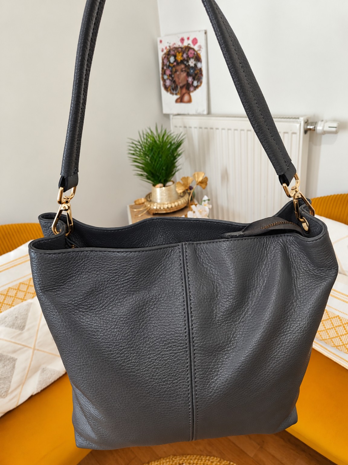 Sac à main en cuir grainé gris foncé